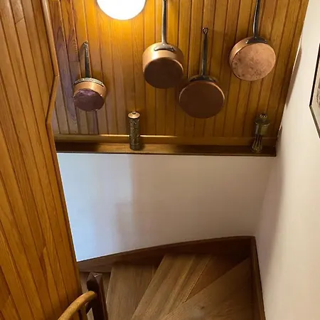 Grand Gite 3 Etoiles, A Albepierre, Village De Montagne Dans Le Cantal, Pour 15 Personnes فندق