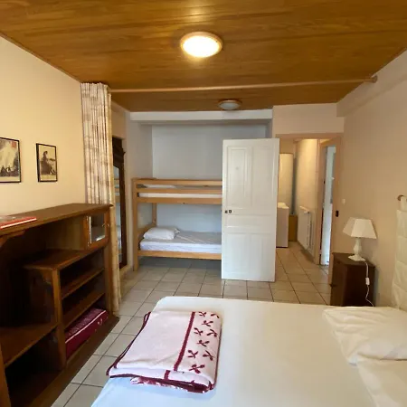 Grand Gite 3 Etoiles, A Albepierre, Village De Montagne Dans Le Cantal, Pour 15 Personnes فندق *