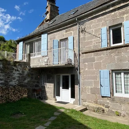 Grand Gite 3 Etoiles, A Albepierre, Village De Montagne Dans Le Cantal, Pour 15 Personnes Albepierre-Bredons