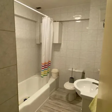 Grand Gite 3 Etoiles, A Albepierre, Village De Montagne Dans Le Cantal, Pour 15 Personnes Albepierre-Bredons