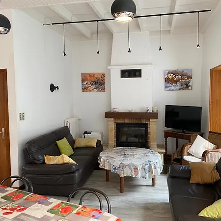 فندق Grand Gite 3 Etoiles, A Albepierre, Village De Montagne Dans Le Cantal, Pour 15 Personnes Albepierre-Bredons