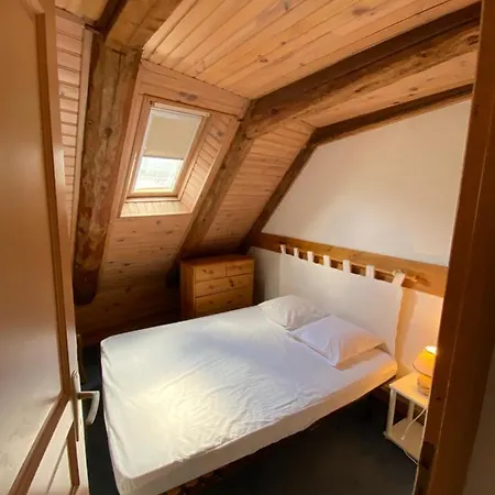 Grand Gite 3 Etoiles, A Albepierre, Village De Montagne Dans Le Cantal, Pour 15 Personnes Albepierre-Bredons